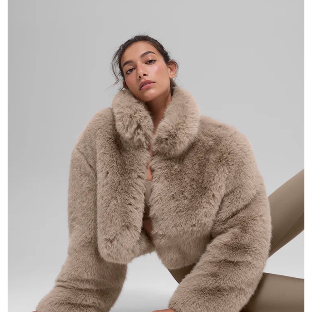 ALO Opulent Faux Fur Cropped Jacket - Picture 4 of 14